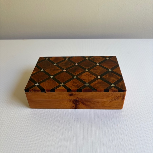 Source Unknown Jewelry - Cedar Wood Jewelry Box